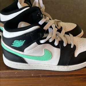 Jordan Sneakers Black and Green Classic Design